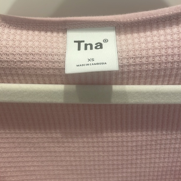 Tna pink waffle long sleeve crop top size:xs - Picture 2 of 4